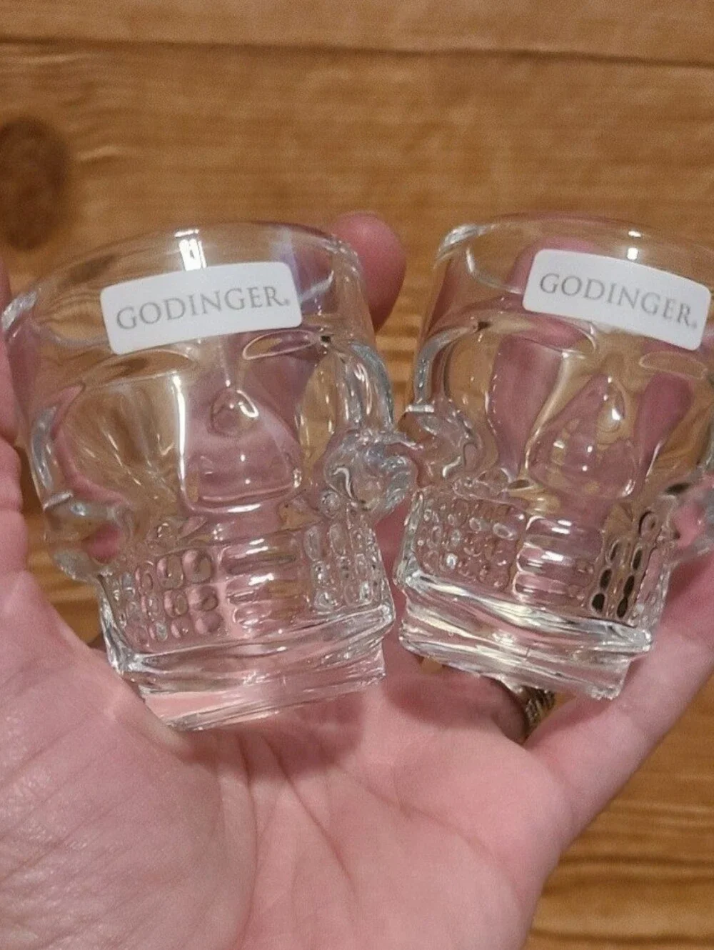 Godinger Skeleton decanter with skull shot glasses Set Halloween